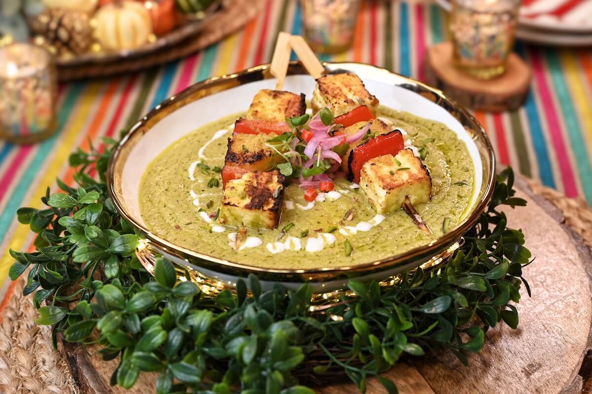 Paneer Pineapple In Pistachio Gravy