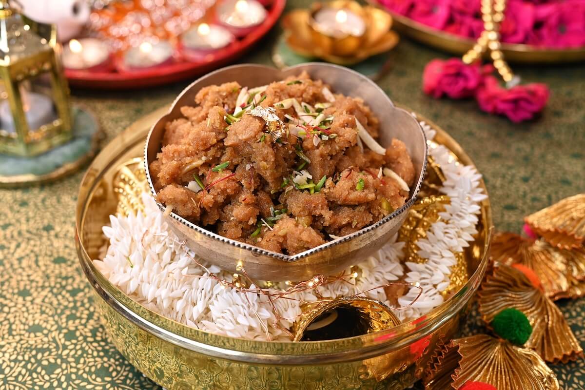 Sooji Gud Ka Halwa - Semolina Jaggery Halwa